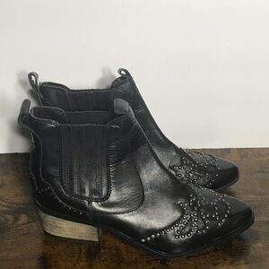 Matisse Amuse Society Back Stage Western Ankle Booties Womens 6M Black Studded